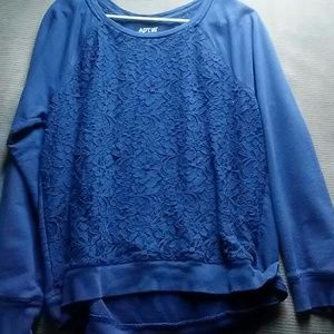 Apt. 9 Long sleeve, lace sweatshirt